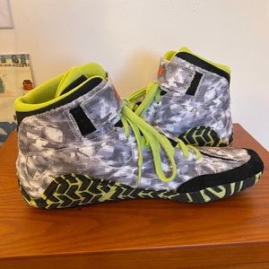 ASICS Aggressor camo wrestling shoe